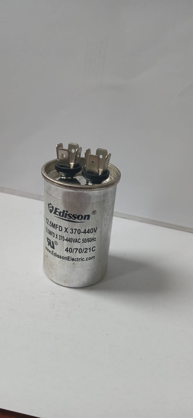 thumbnail image 2 of 12.5 MFD Motor Run Capacitor - 12.5 Uf 440VAC / 370VAC Round HVAC 2 of 3
