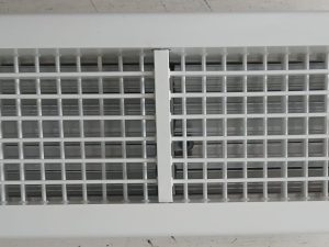 Rejilla marca AIR GUIDE modelo HVOB medida 22" x 6"